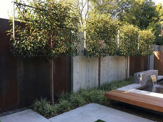 Groenblijvende leibomen: Portugese laurier vs. glansmispel