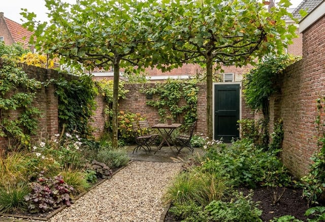 Klimaatbestendige tuin: bouw hem op in drie lagen